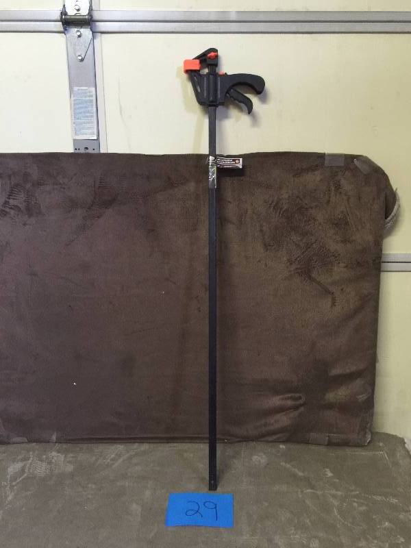 lot 29 image: 36  Quick Ratcheting Bar Clamp & Spreader NEW