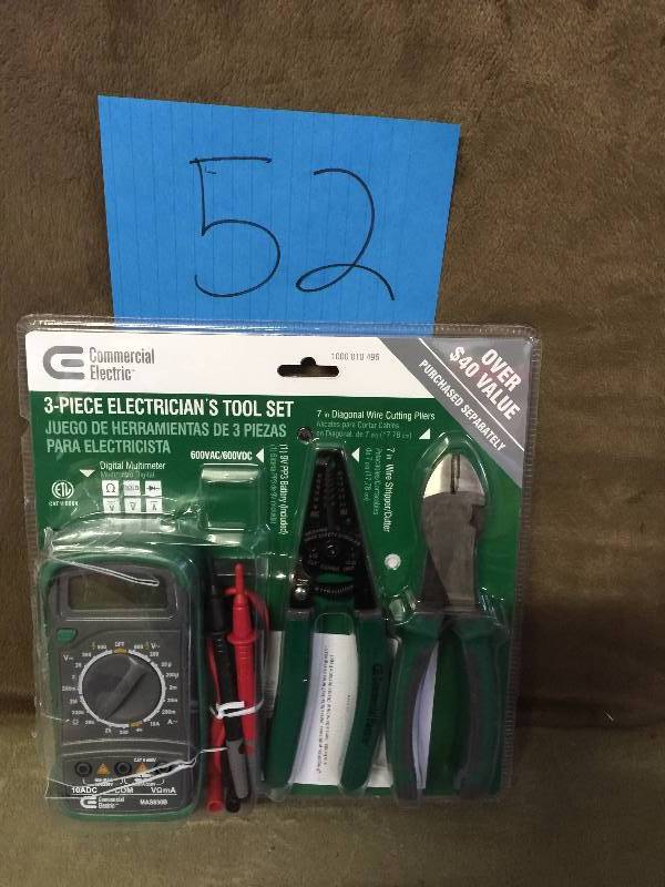 lot 52 image: Commercial Electric 3-Piece Electricians Tool Set