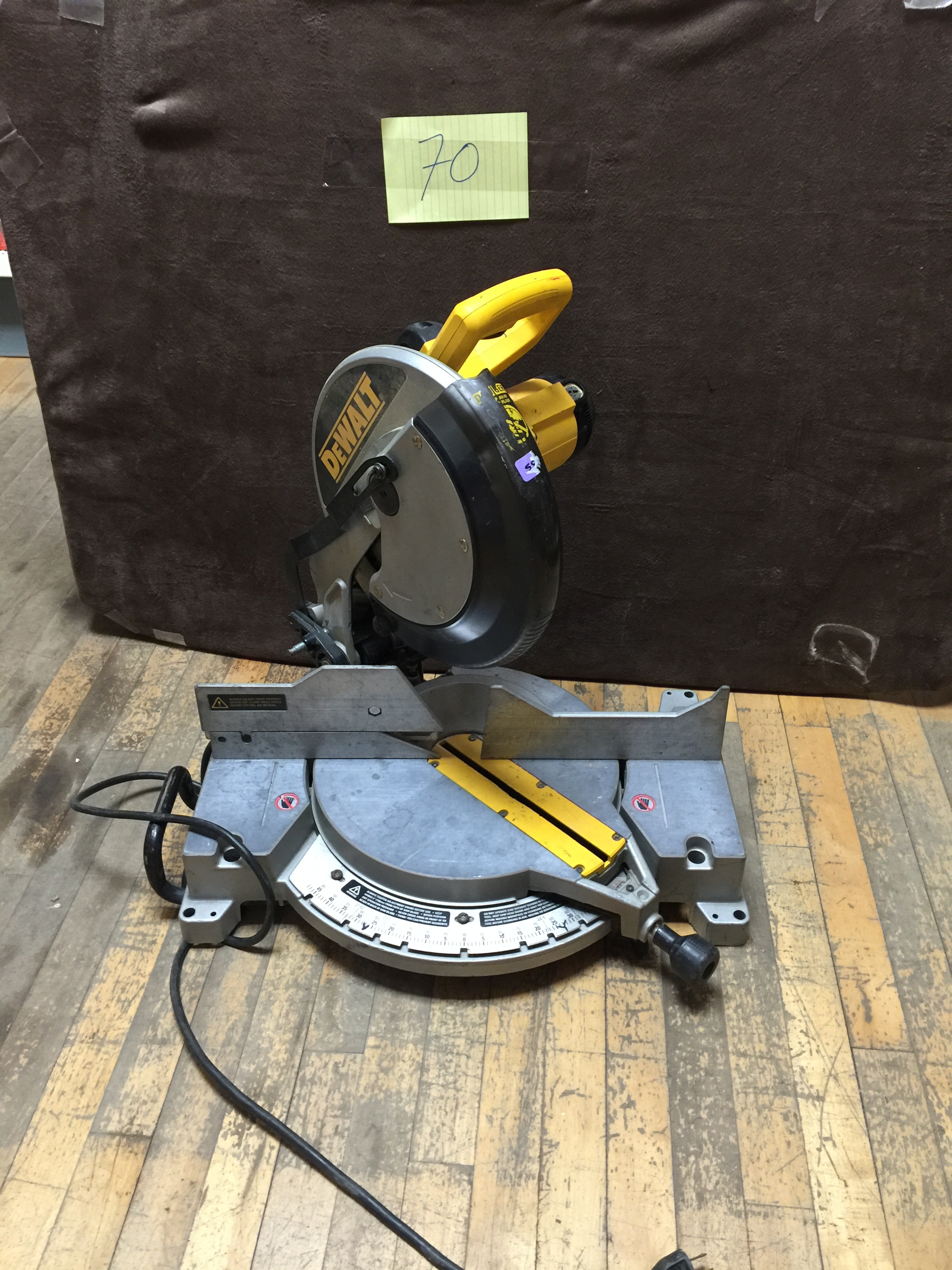 lot 70 image: Heavy Duty 12 (305mm) Compound Miter DW705