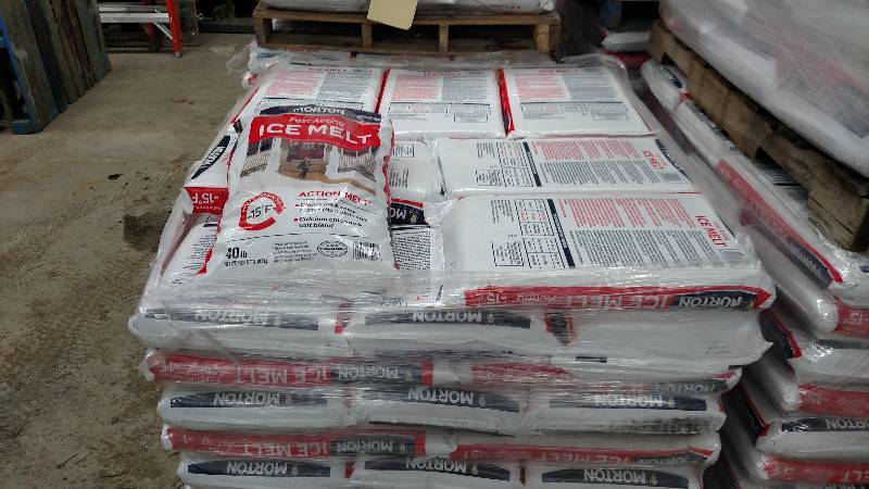 pallet of salt  63-40lbs bag     2520 total salt weight, a little over a 1 14 tons