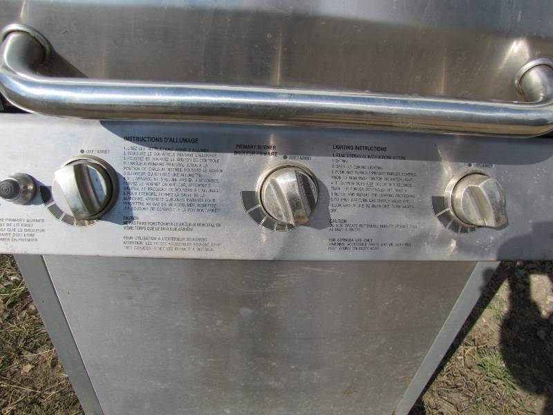Stainless Gas Grill w side burner
