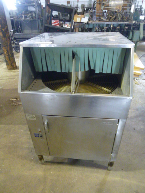 lot 43 image: Dol-Fyn Glass Washer