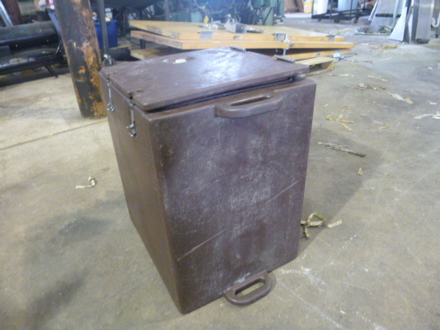 lot 60 image: Cabrol HotCold Totes