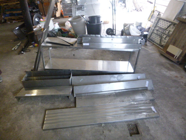 lot 89 image: Miscellaneous Stainless Steel Items