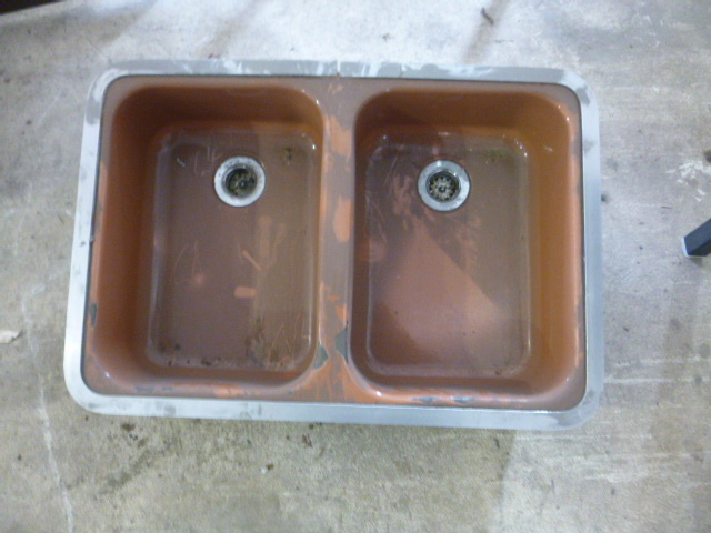 lot 100 image: RV Sink