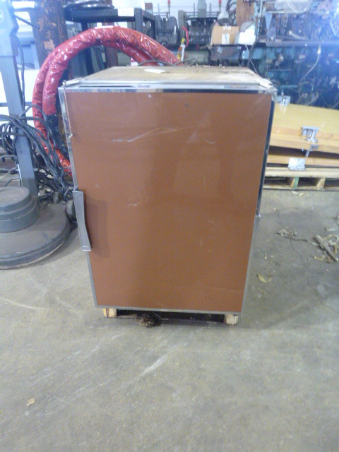 lot 102 image: RV Refrigerator