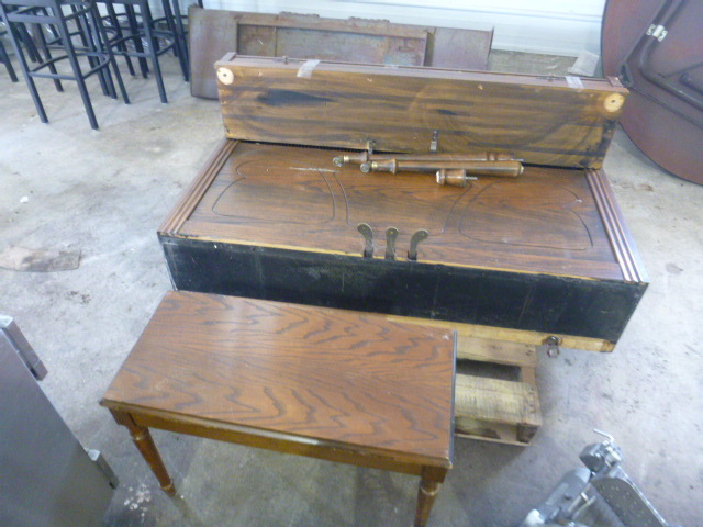 lot 103 image: Hallet Rabic and Co. Piano
