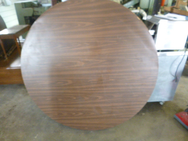 lot 104 image: Fold-Up Round Table