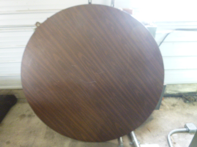 lot 105 image: Fold-Up Round Table