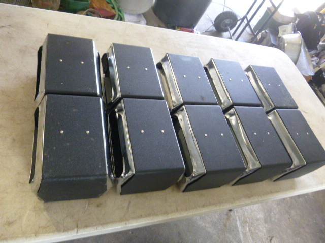 lot 118 image: 10 Georgia Pacific Napkin Dispensers