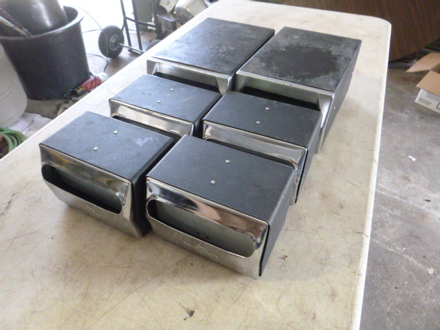 lot 121 image: 6 Napkin Dispensers