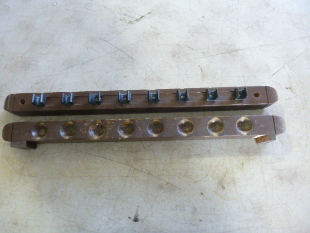 lot 127 image: Pool Cue Rack
