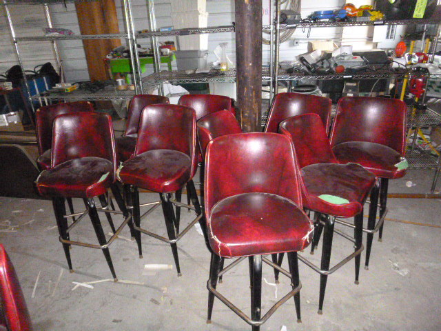 lot 138 image: 10 Bar Stools