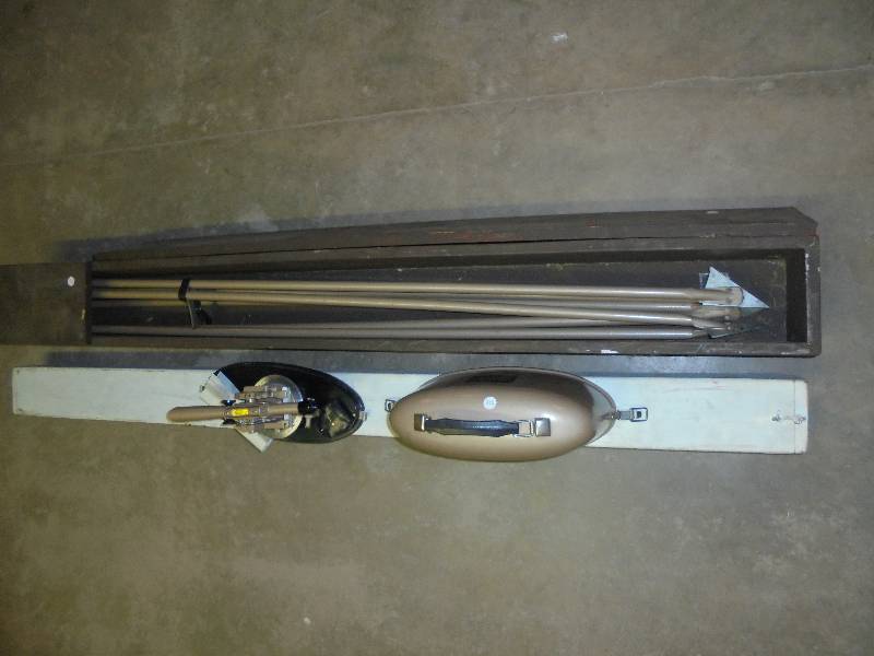 lot 5 image: Vintage Surveyor Transit Level wTripod & Box