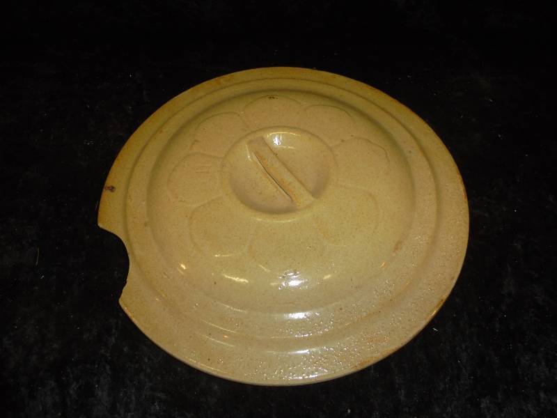 lot 19 image: Red Wing Crock Cover