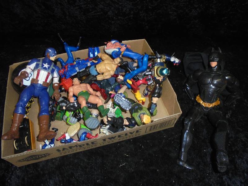 lot 21 image: Lot - Misc Toys