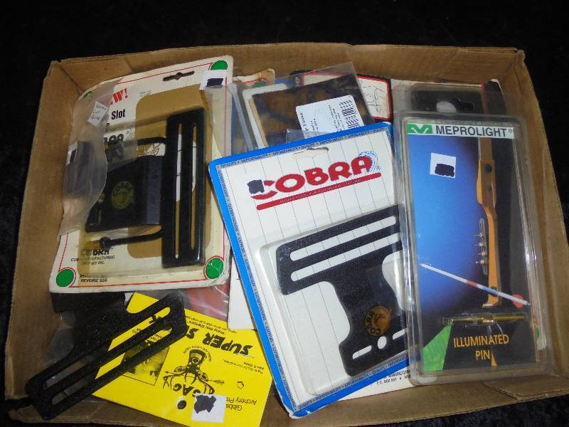 lot 22 image: Lot - Misc Archery