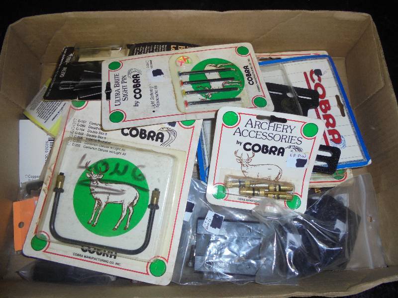 lot 23 image: Lot - Misc Archery