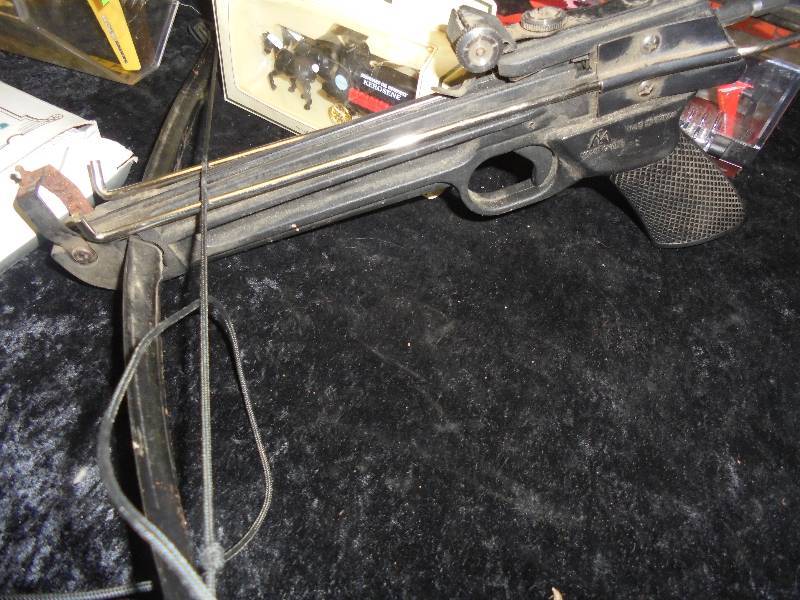 lot 29 image: Lot - Misc Toys