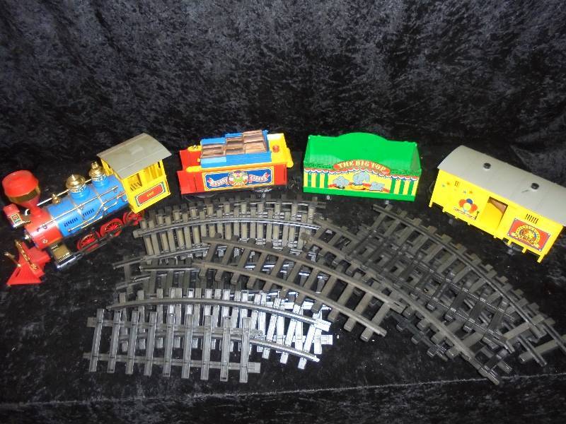 lot 35 image: Train Set