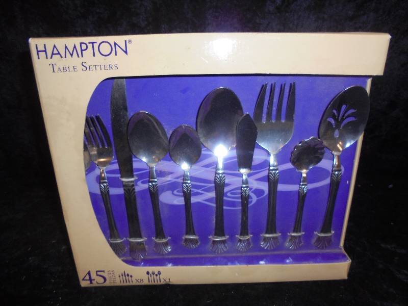 lot 41 image: Hampton 45pc Silverware Set