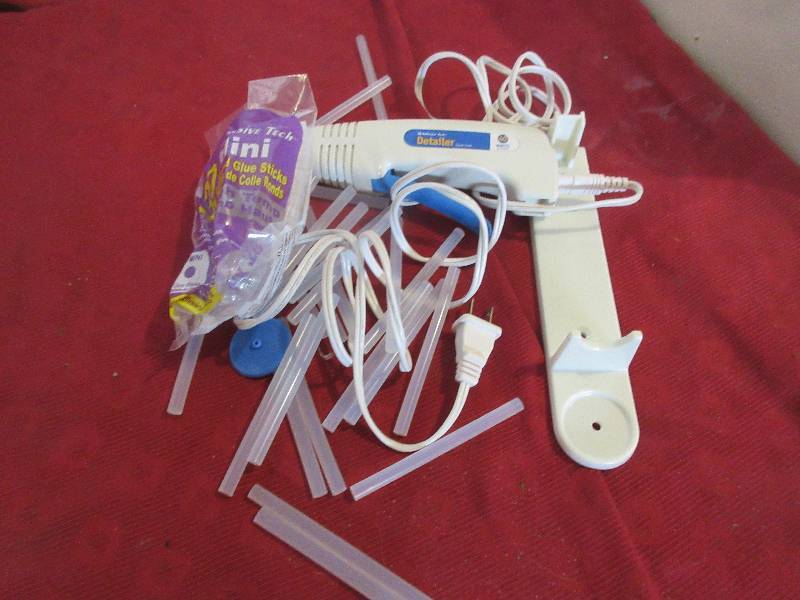 THE DETAILER HOT GLUE GUN