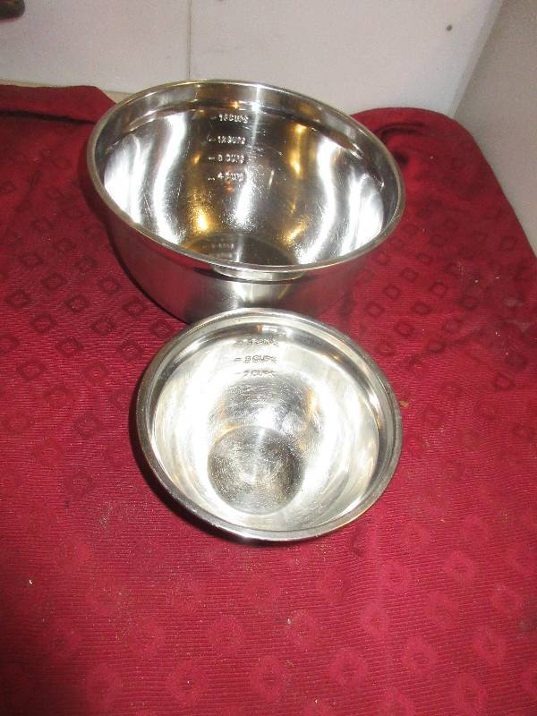 2 STAINLESS MEASURING BOWLS