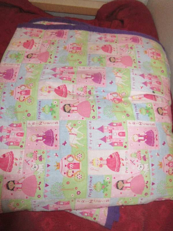 FULL SIZE HAND SEWN QUILT