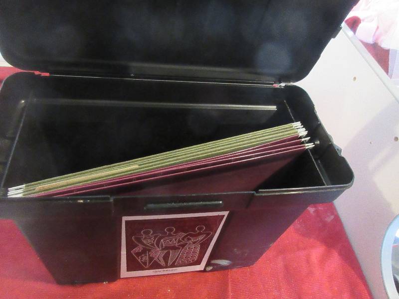 FILE FOLDER CASE WITH HANDLE