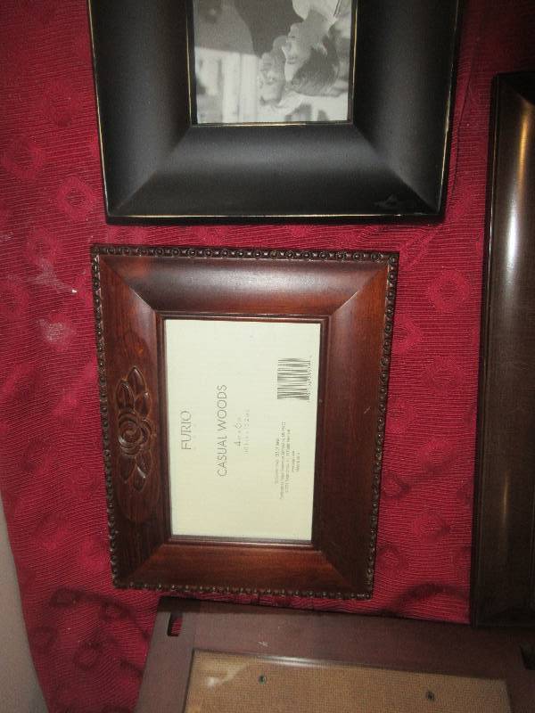 5 PICTURE FRAMES