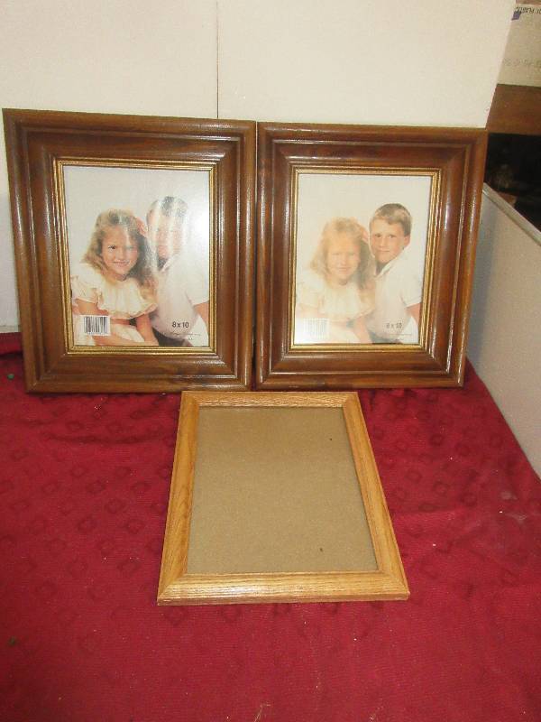 3 HARDWOOD PICTURE FRAMES