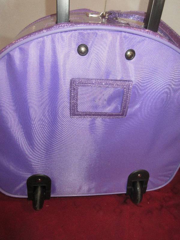 LITTLE GIRLS SUITE CASE ON WHEELS