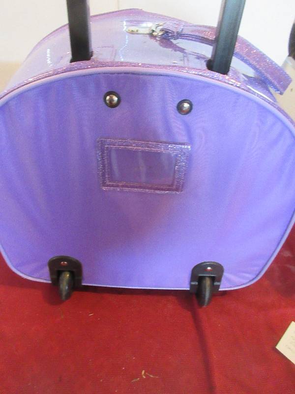 LITTLE GIRLS SUITE CASE ON WHEELS