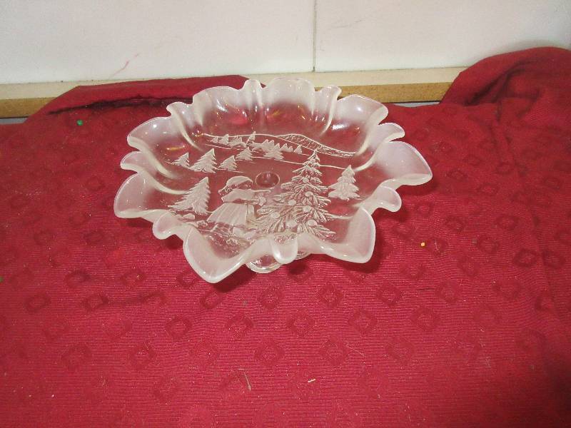 FROSTED PEDISTAL CANDY DISH