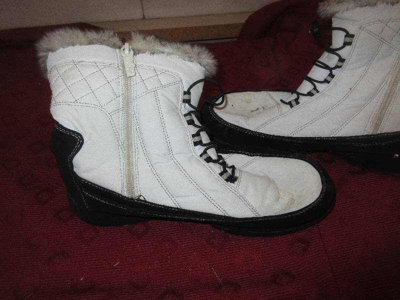 TOTES WINTER BOOTS