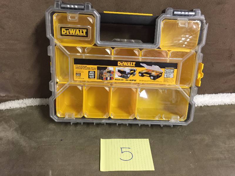 lot 5 image: DEWALT 10-Compartment Deep Pro Organizer