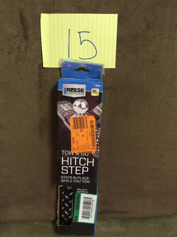 lot 15 image: Reese Towpower Tow and Go Hitch Step  new