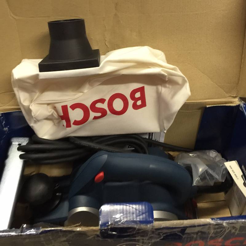 lot 120 image: Bosch 6 Amp 3-14-Inch Planer