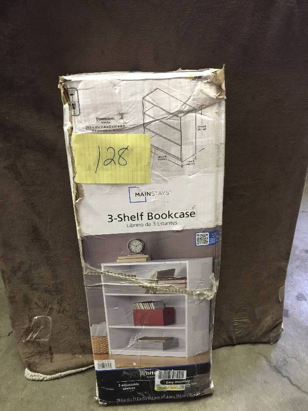 lot 128 image: Mainstay 3-Shelf Bookcase in Pure White