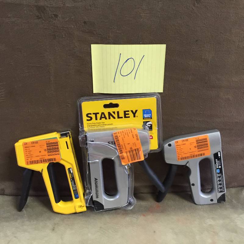 lot 101 image: Lot of assorted staplers used not tested
