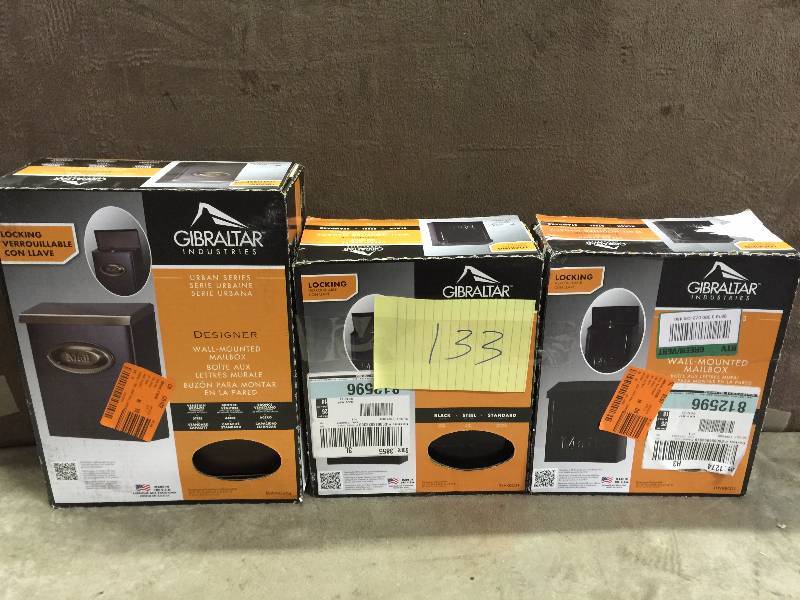 lot 133 image: Lot of 3 Mailboxes