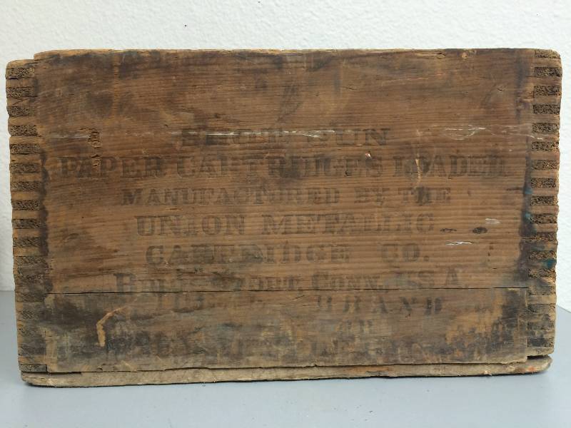 Vintage Shot Gun Shell Crate with Wooden Level