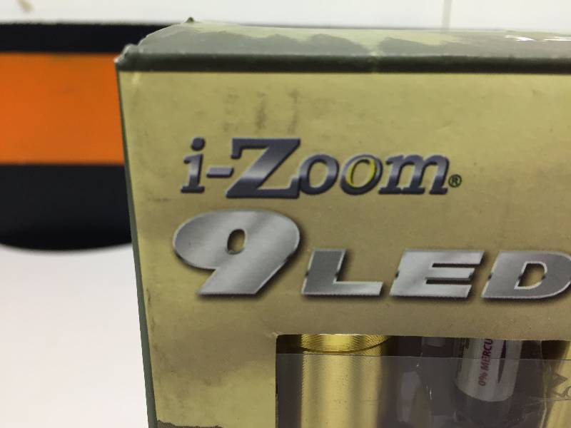 lot 22 image: I-ZOOM SHOT GUN SHELL LED FLASHLIGHTS 3 PAK