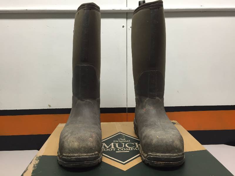 lot 37 image: MUCK PRO STEEL TOE BOOT, PROFESSIONAL EXTREME CONDITIONS WORK BOOT MENS 7