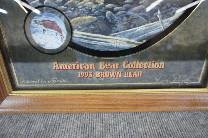 lot 44 image: Hamms 1993 Brown Bear Mirror