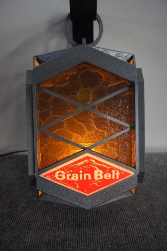 lot 84 image: Grainbelt Lighted Lantern Sign