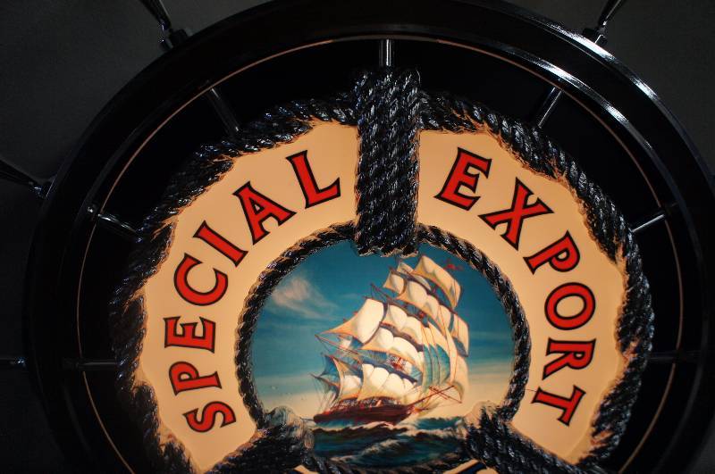 lot 104 image: Special Export Lighted Ships Wheel Sign