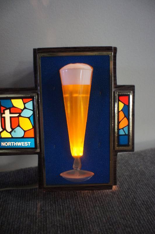 lot 106 image: Schmidt Lighted Beer Sign wglass