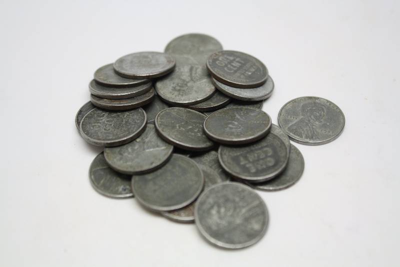 Lot of 28 1943 Steel Pennies