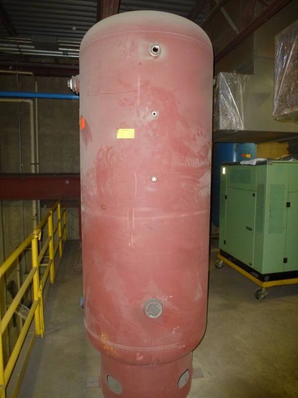 lot 22 image: Compressed Air Tank